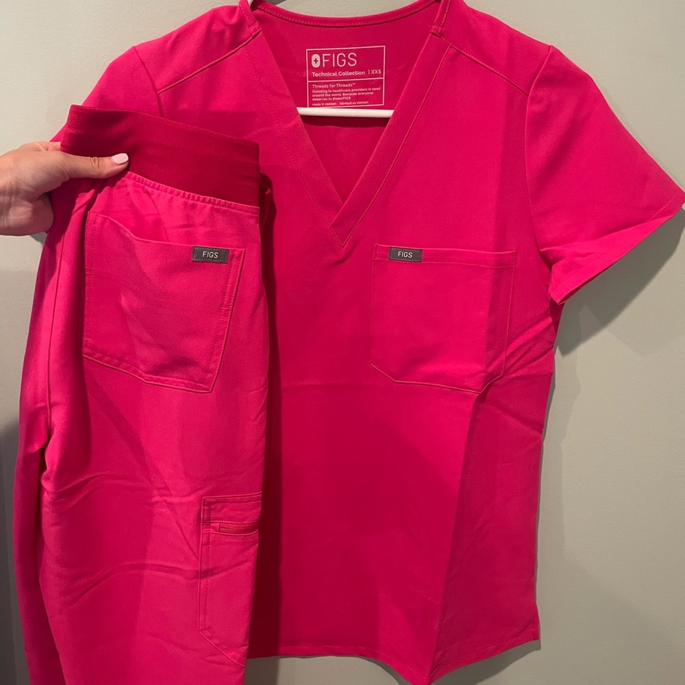 FIGS Shocking Pink Set